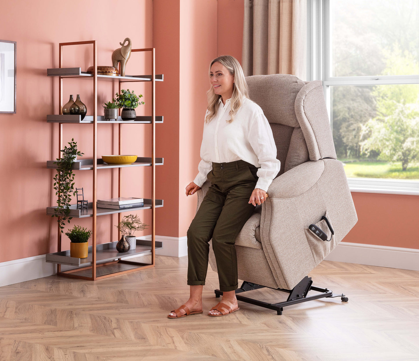 Celebrity Canterbury Single Motor Rise And Recliner Fabric Armchair With Mammoth Foam VAT FREE