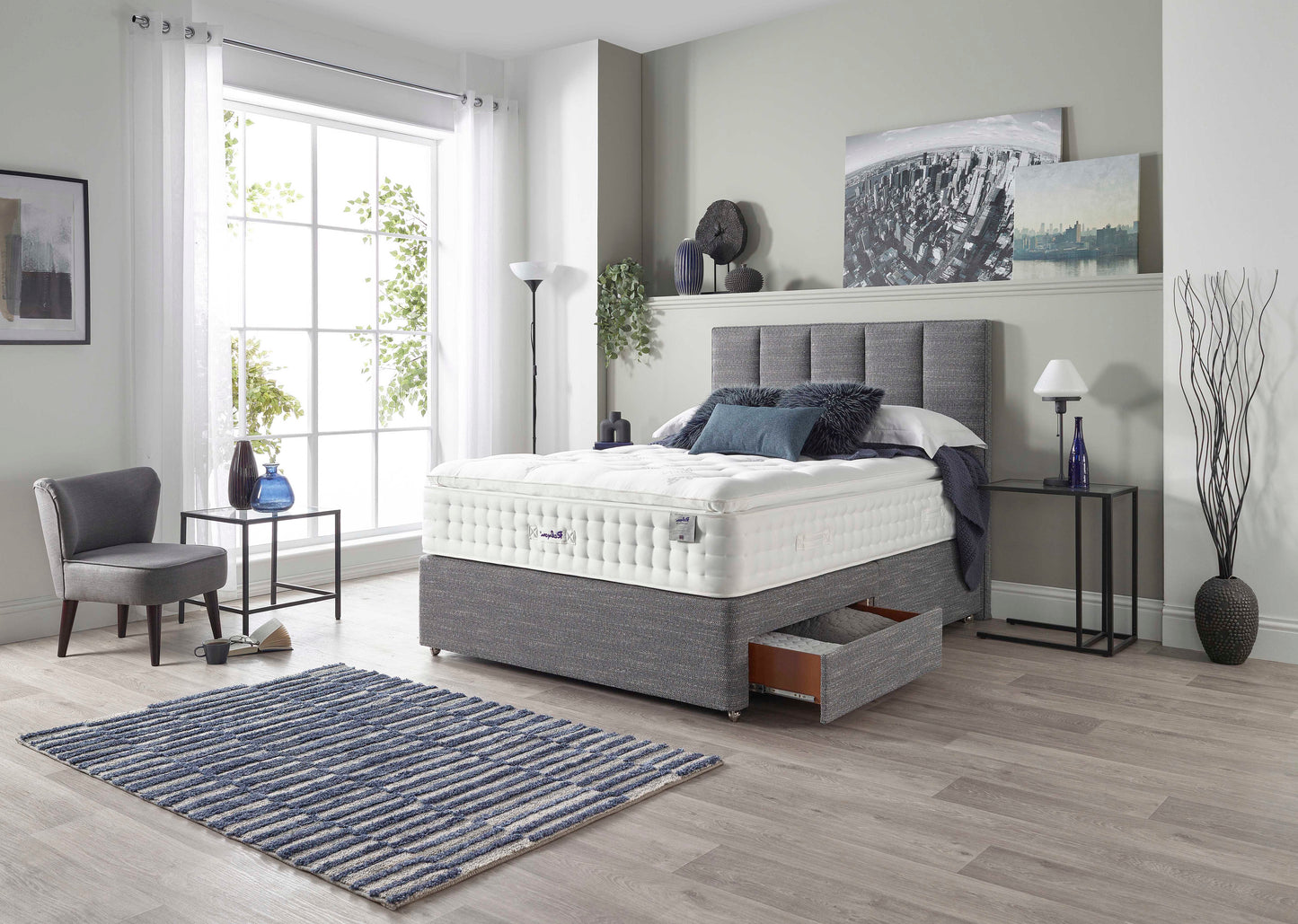 Relyon Chiltern Natural Luxury Pillow Top 2500 Pocket Sprung Luxurious Hand Made Medium Feel Divan Bed Set