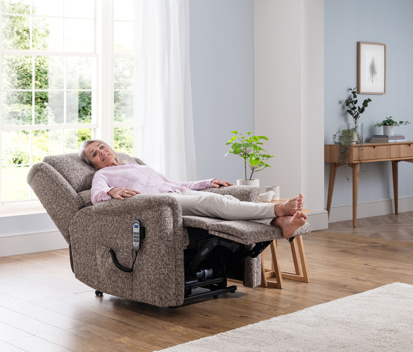 Celebrity Farndon Manual Recliner With Swivel Option Fabric Armchair With Mammoth Foam