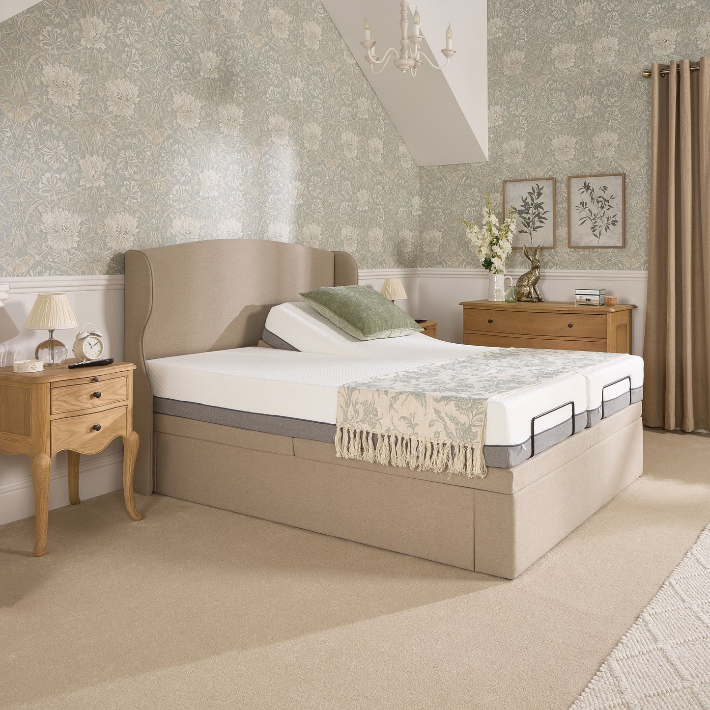 Ruby Motion Divan Adjustable Bed With A Natural 2500 Pocket Sprung Medium Feel Mattress VAT FREE