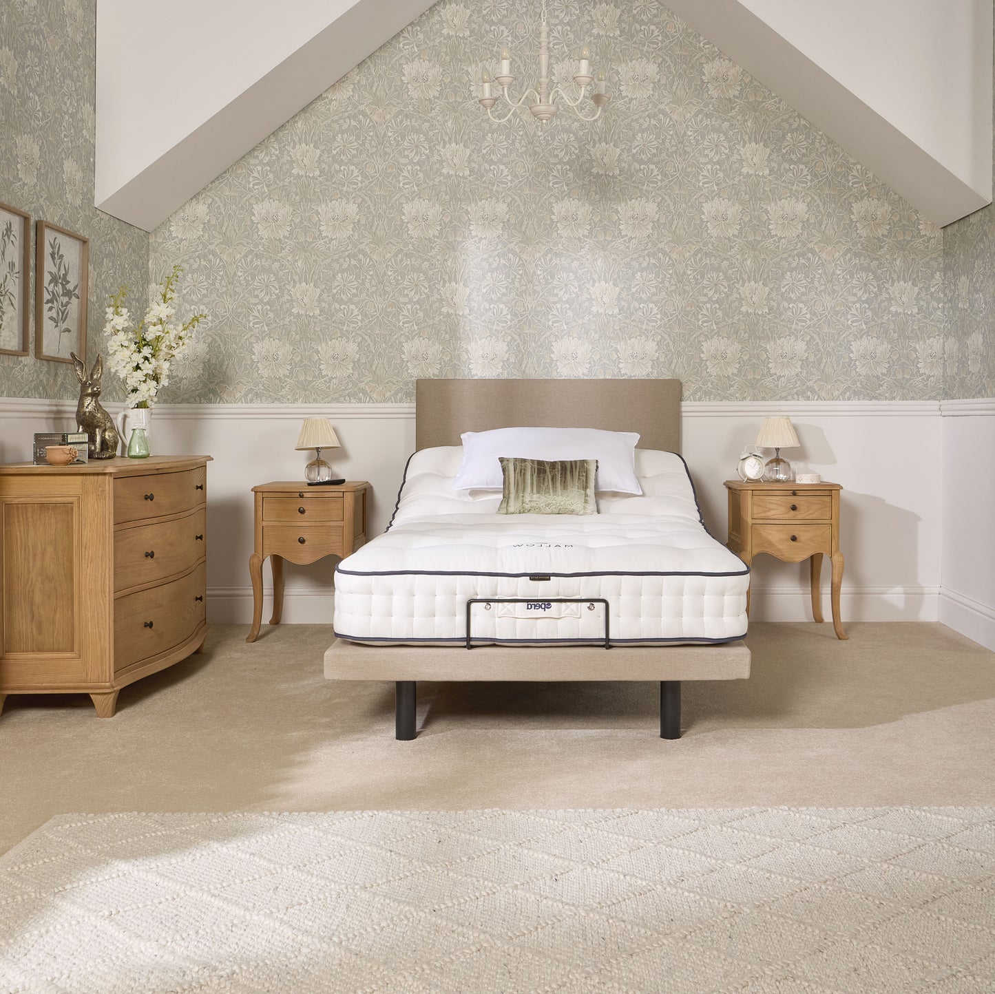Jade Motion Adjustable Bed With A Natural 2500 Pocket Sprung Medium Feel Mattress VAT FREE