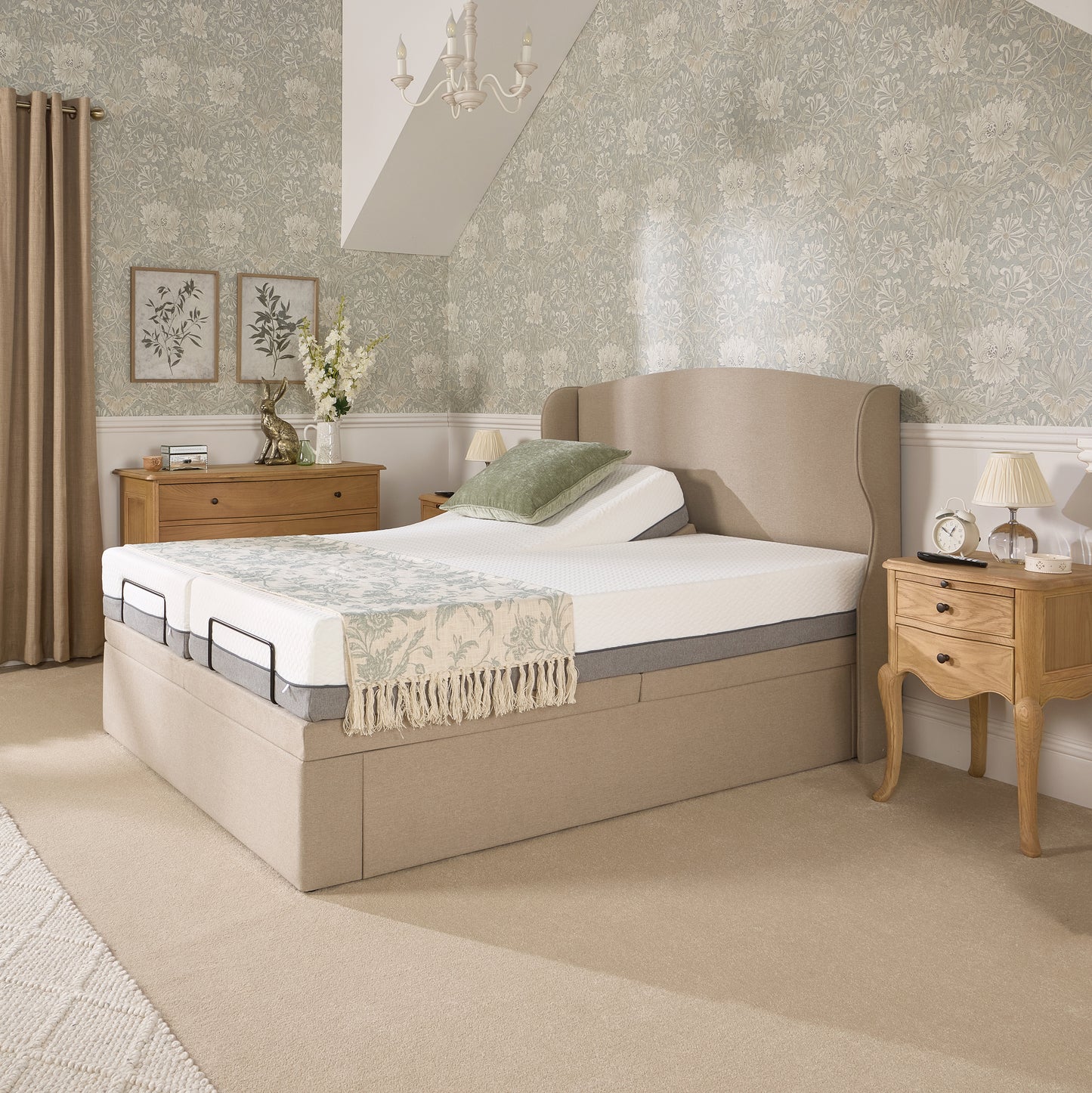 Ruby Motion Divan Adjustable Bed With A Natural 2500 Pocket Sprung Medium Feel Mattress VAT FREE