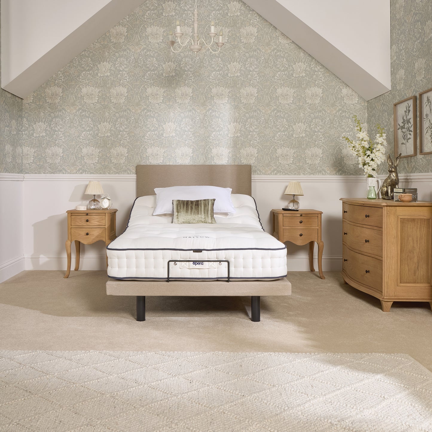 Jade Motion Adjustable Bed With A Natural 2500 Pocket Sprung Medium Feel Mattress VAT FREE